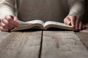 Boží slovo spojuje: Olomouc chystá maraton čtení Bible pro všechny.